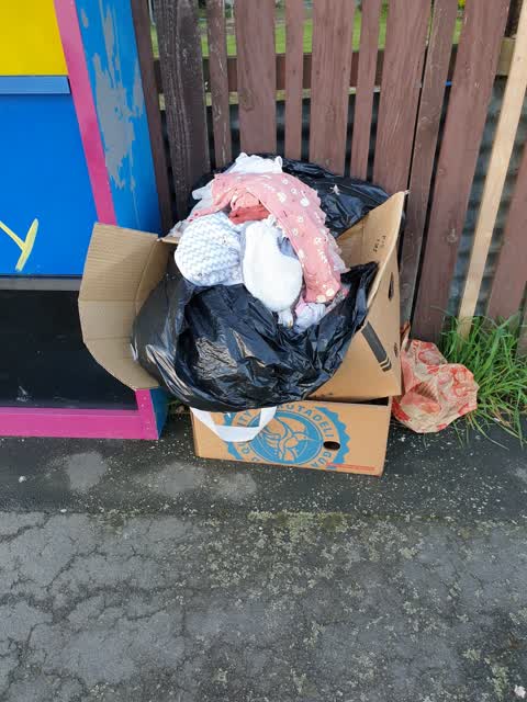 Rubbish/Recycling, a report photo