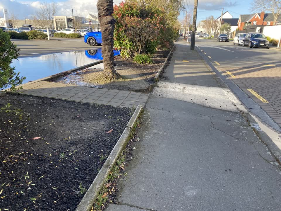 The photograph attached to this roading/streets report