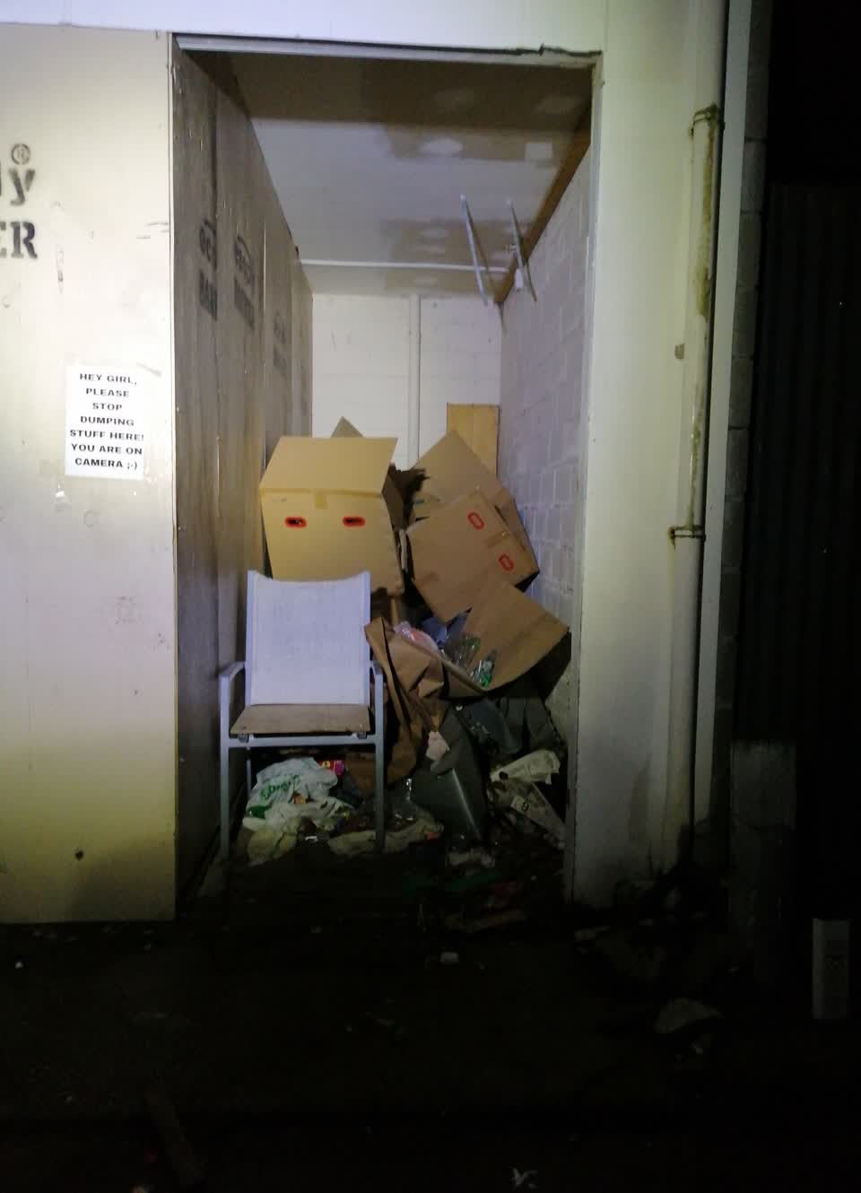 The photograph attached to this rubbish/recycling report