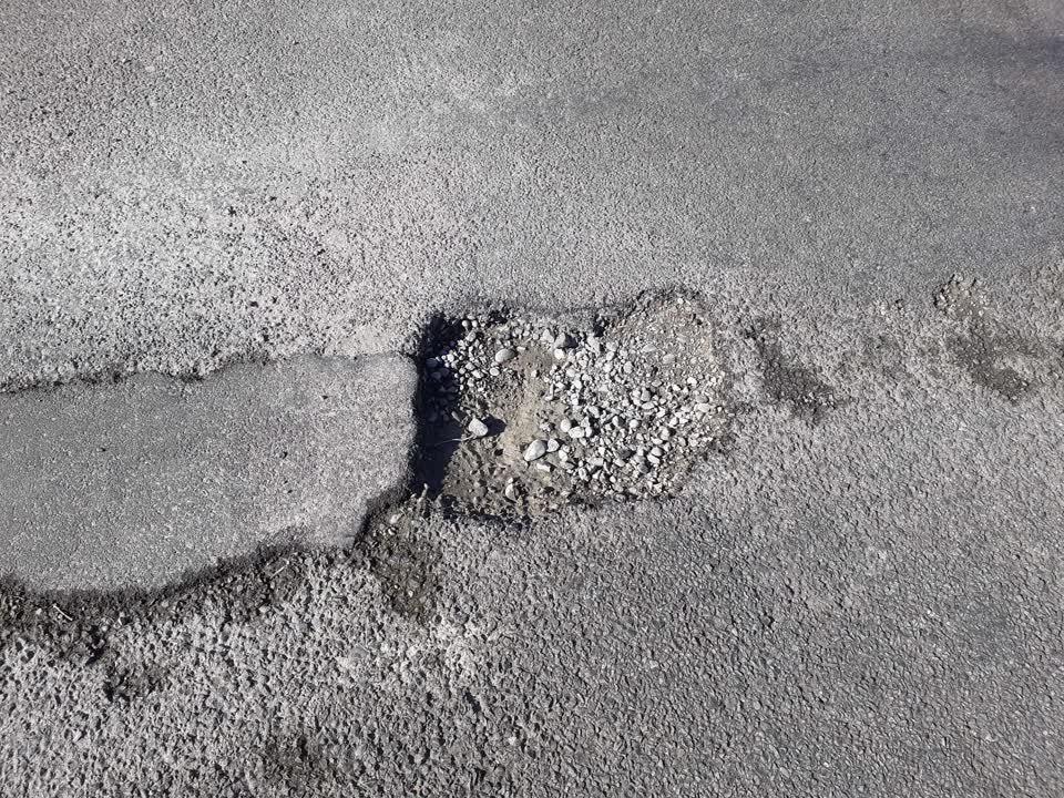 The photograph attached to this roading/streets report