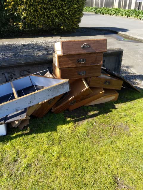 Rubbish/Recycling, a report photo
