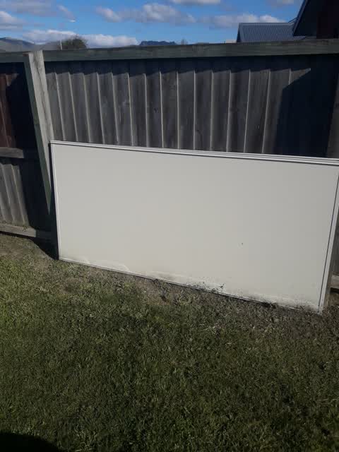 Rubbish/Recycling, a report photo