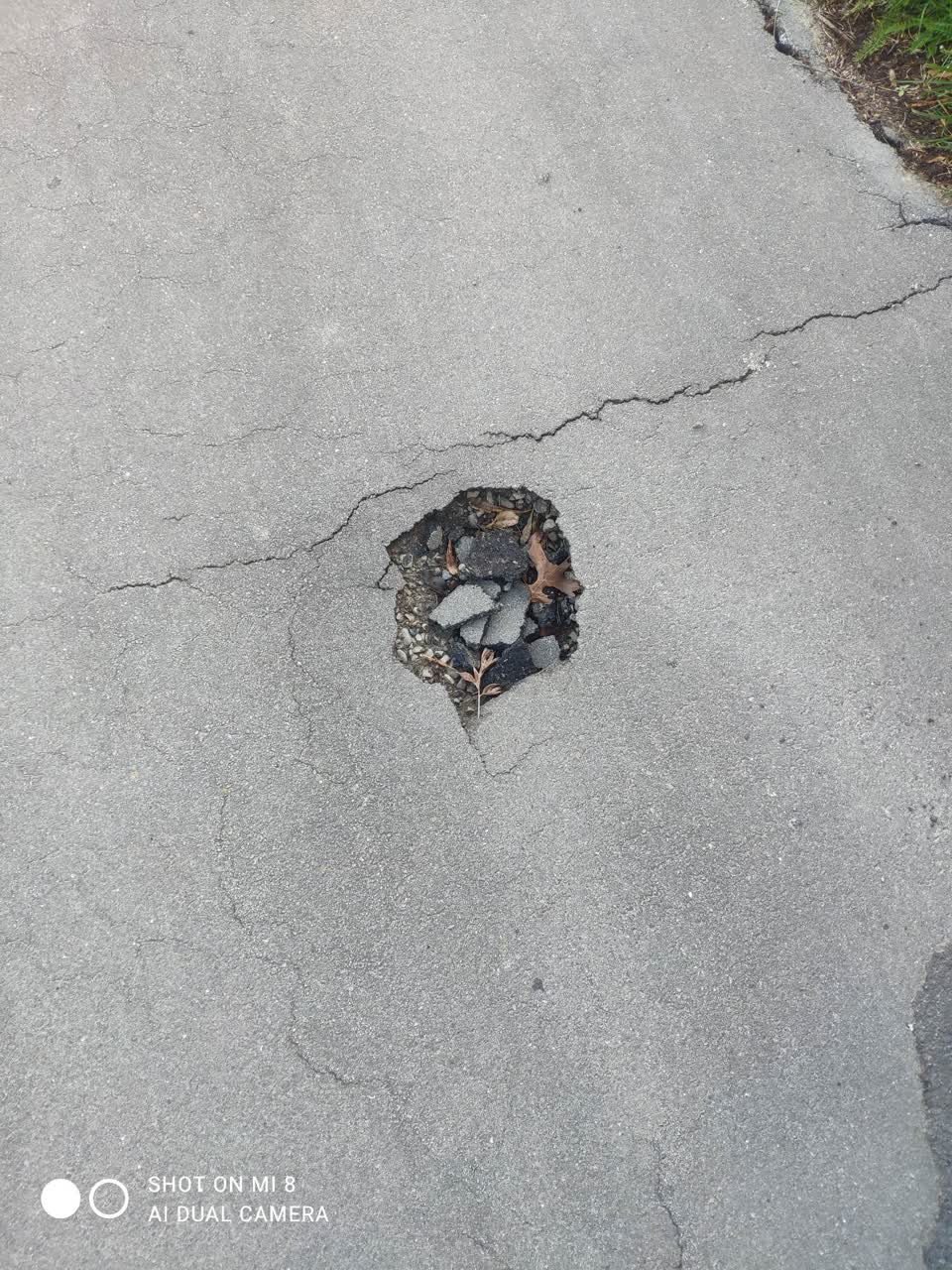 The photograph attached to this roading/streets report