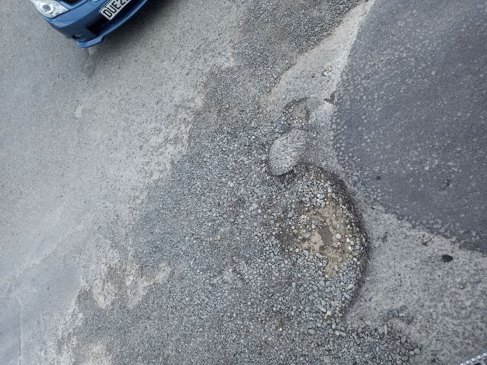 The photograph attached to this roading/streets report
