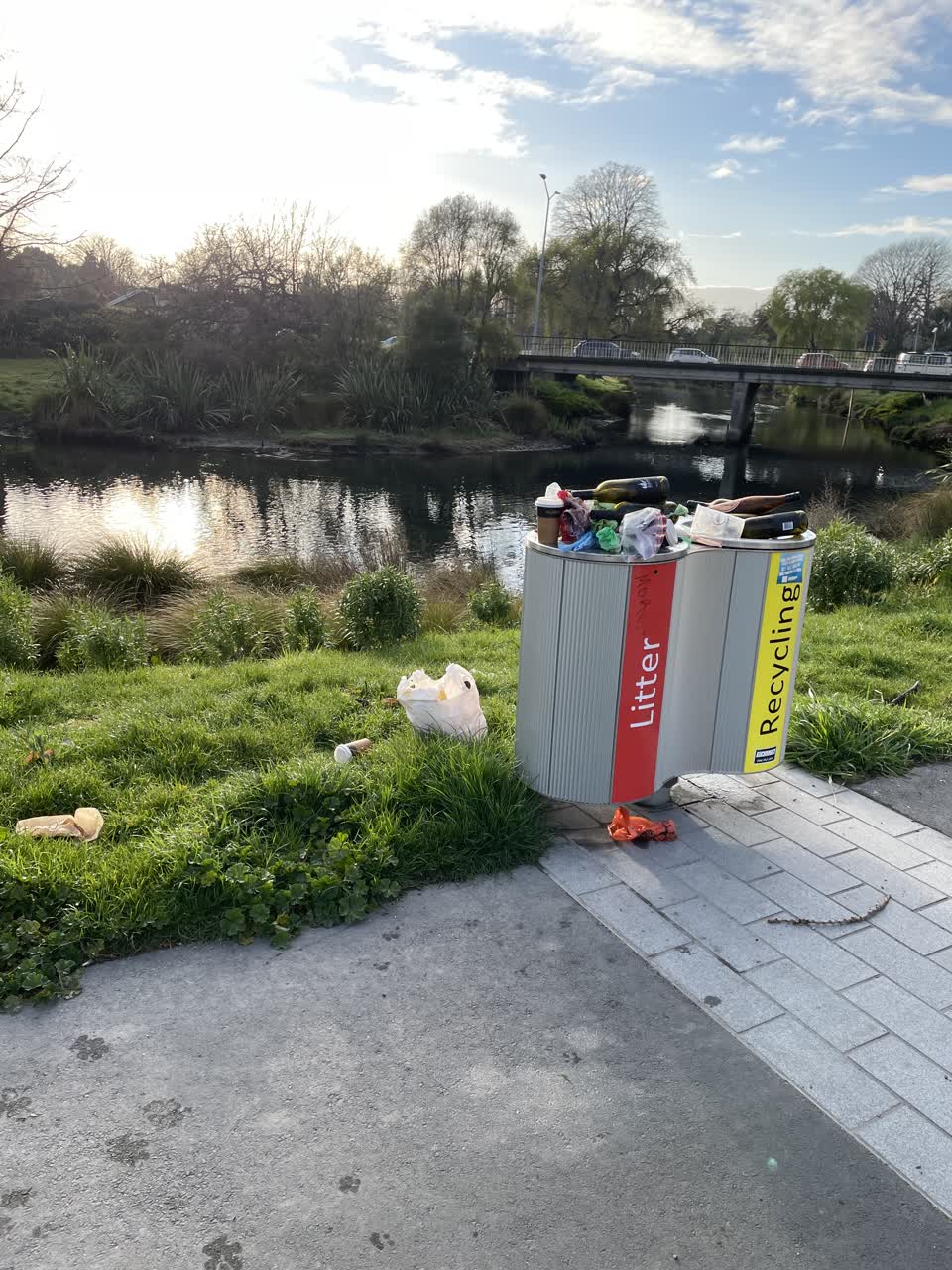 The photograph attached to this rubbish/recycling report