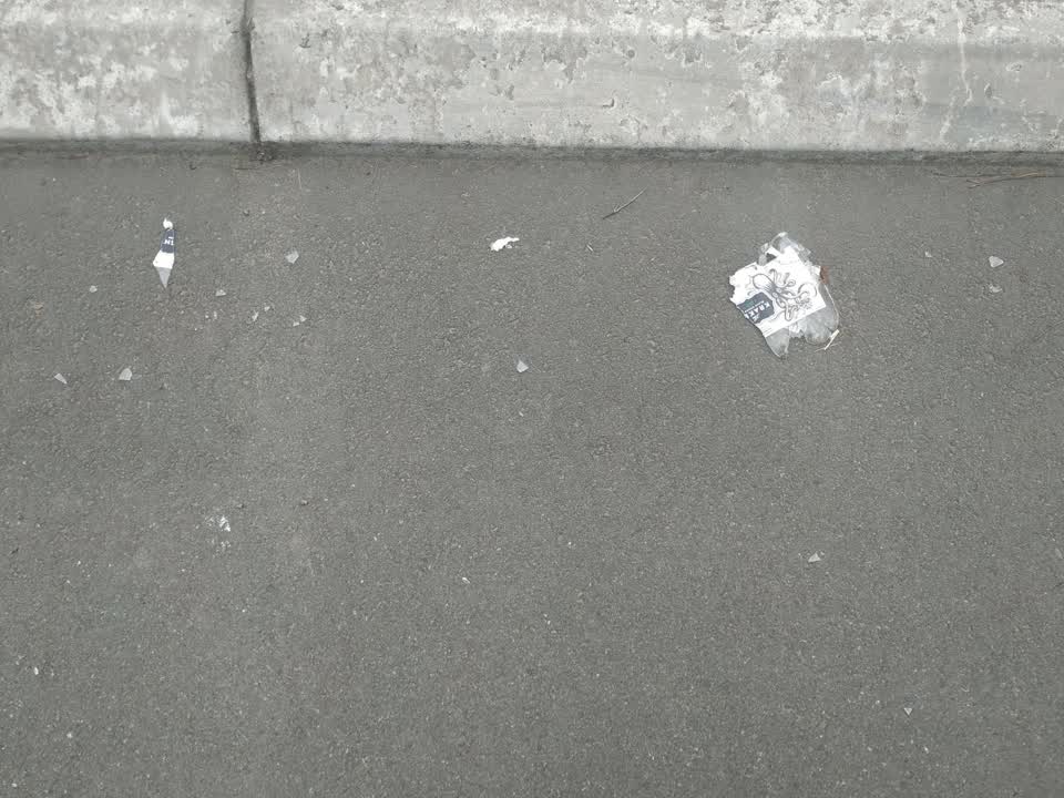The photograph attached to this roading/streets report