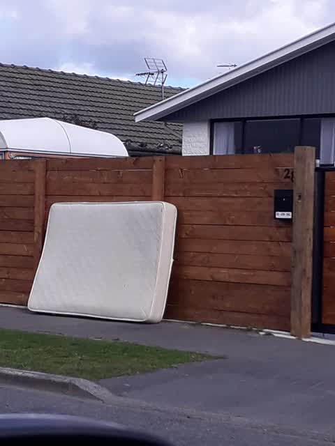 Rubbish/Recycling, a report photo