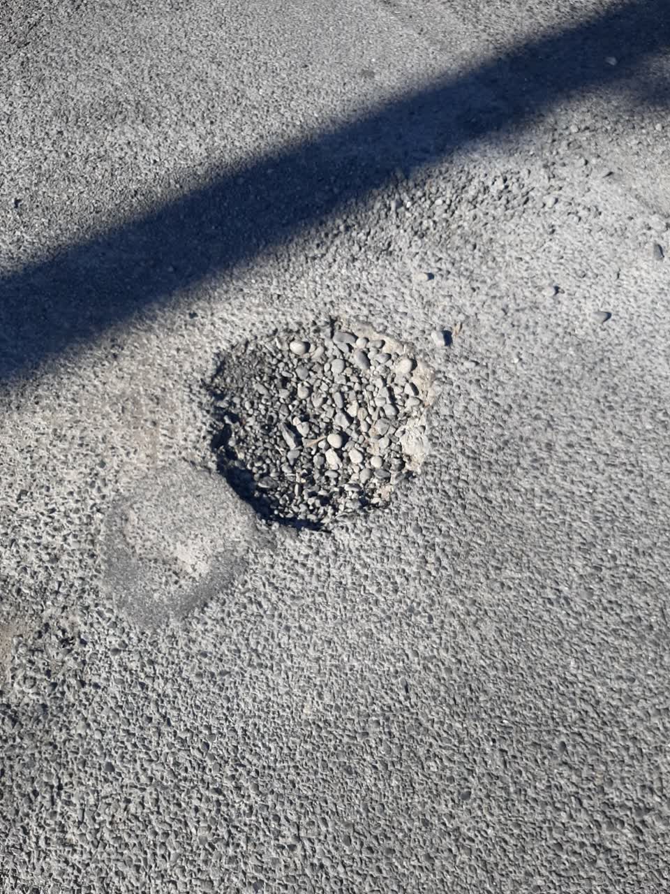 The photograph attached to this roading/streets report