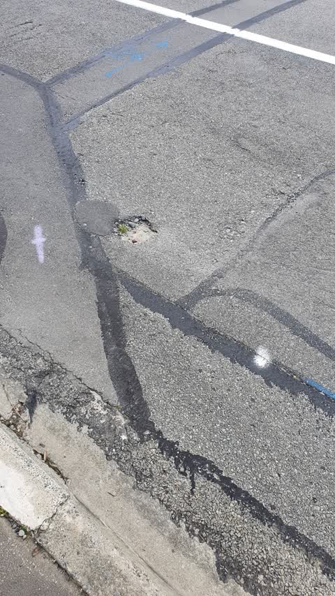 Roading/Streets, a report photo