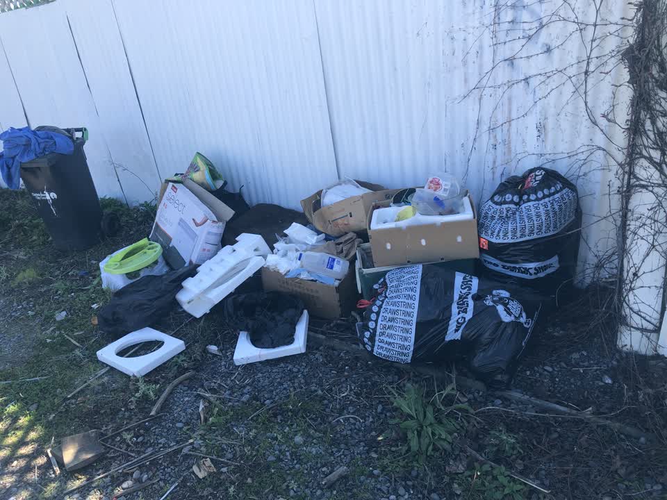 The photograph attached to this rubbish/recycling report