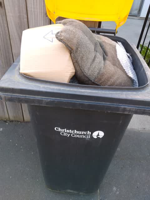 Rubbish/Recycling, a report photo