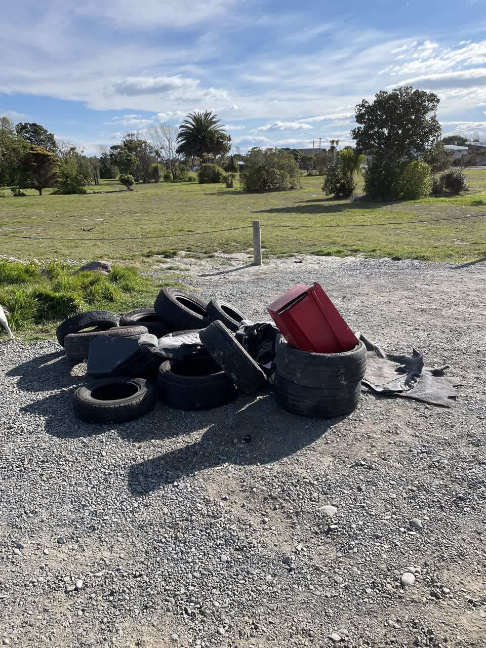 The photograph attached to this rubbish/recycling report