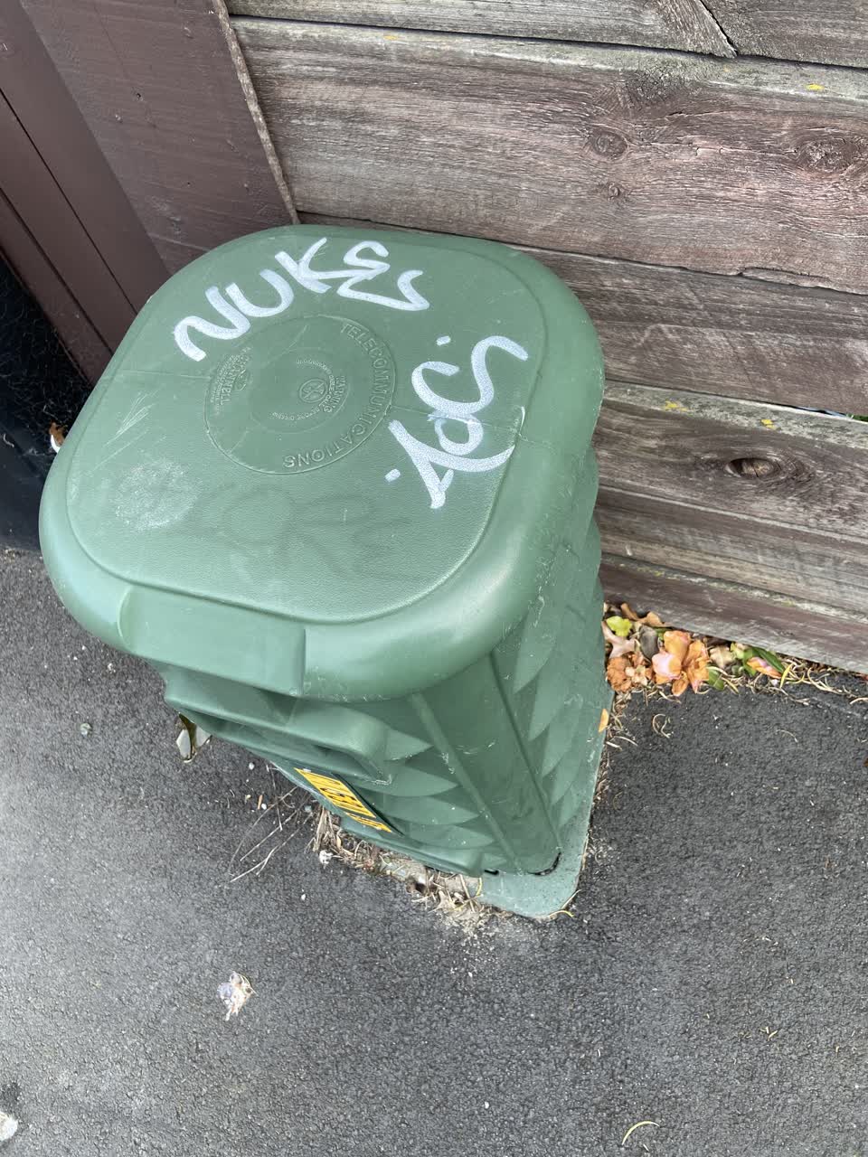 The photograph attached to this graffiti report