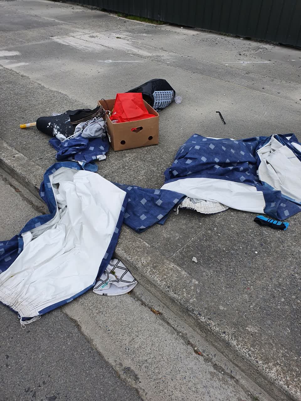 The photograph attached to this rubbish/recycling report