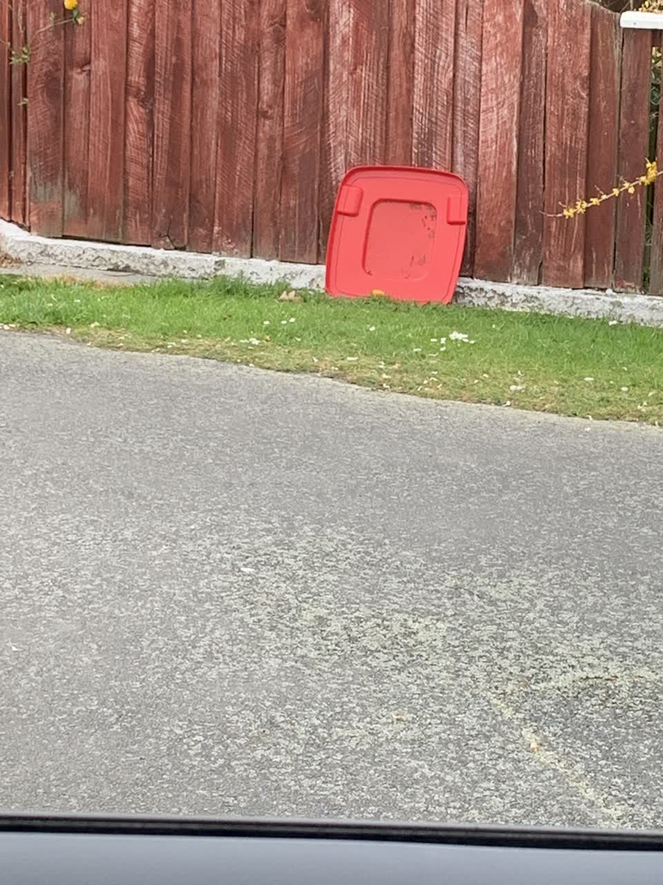 The photograph attached to this rubbish/recycling report