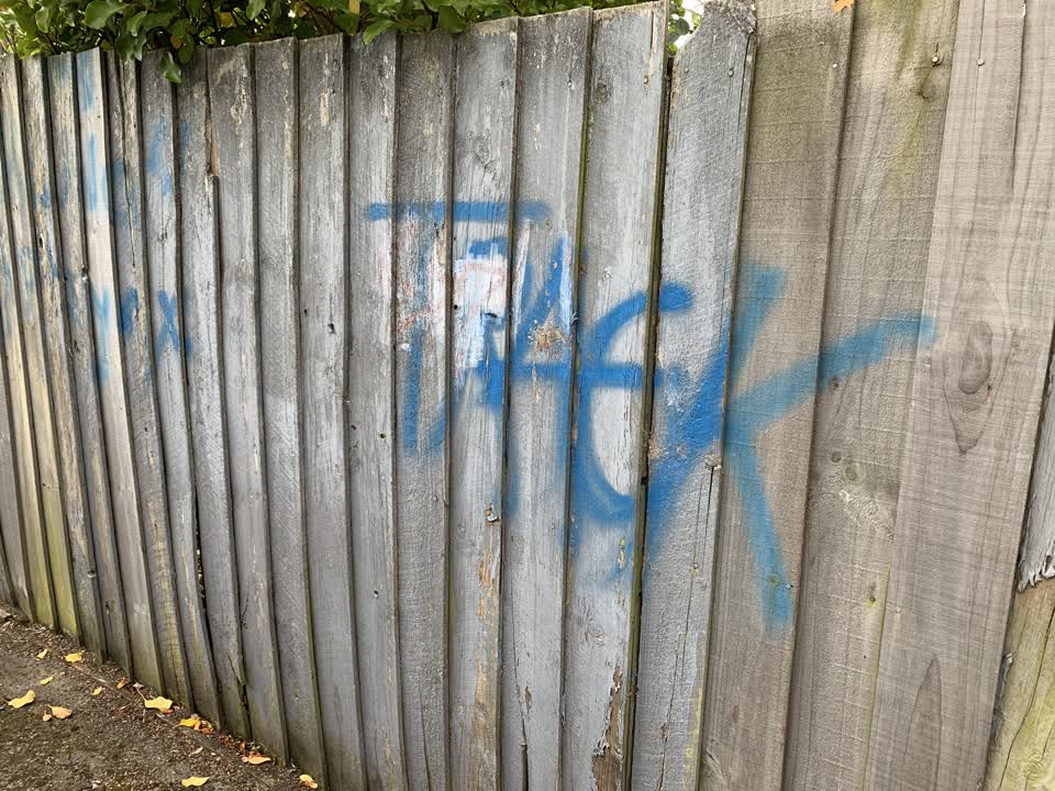 The photograph attached to this graffiti report