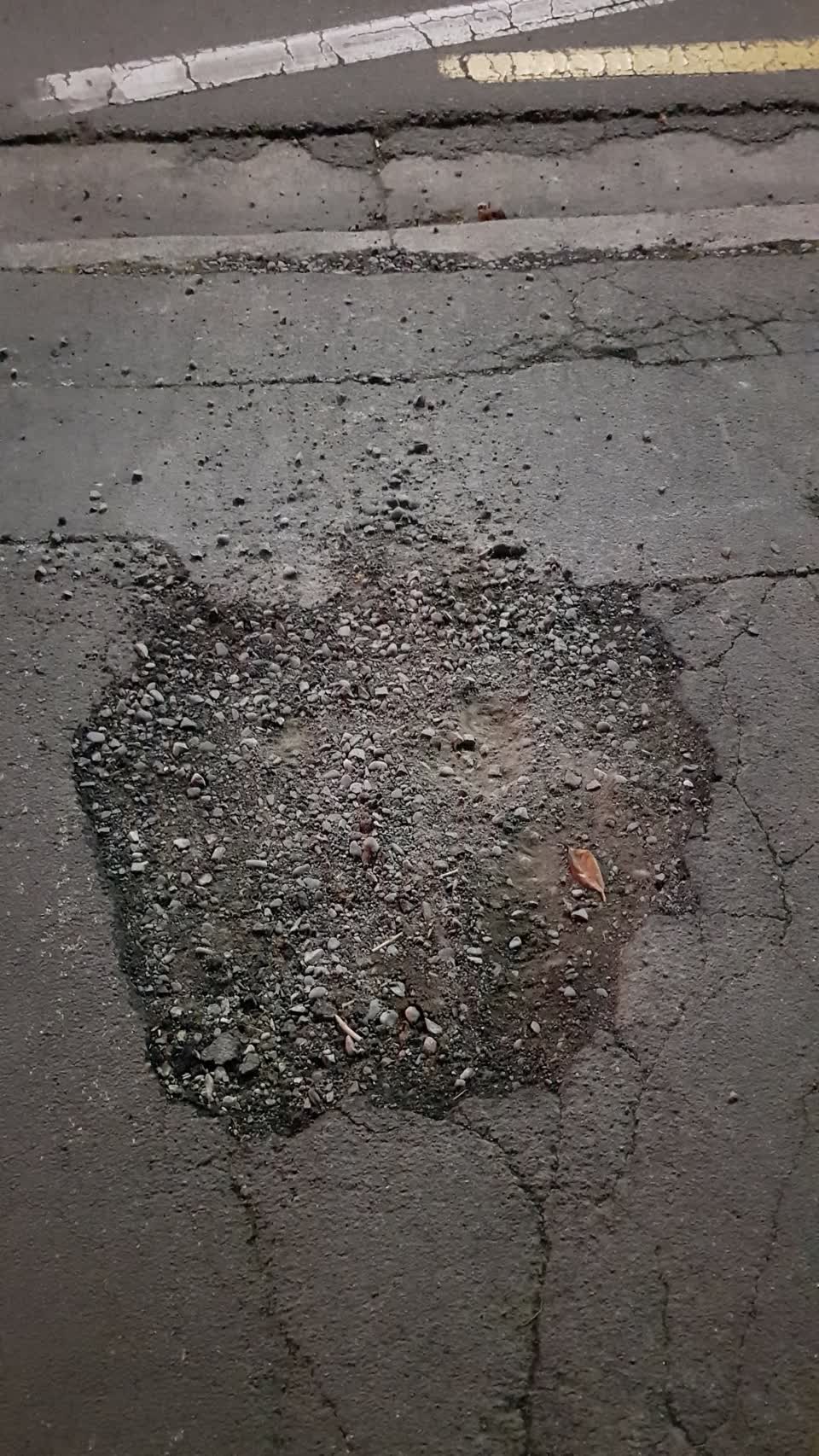 The photograph attached to this roading/streets report