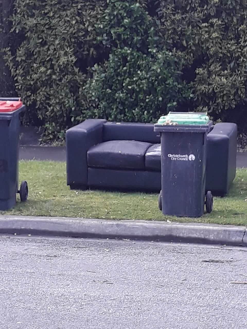 The photograph attached to this rubbish/recycling report