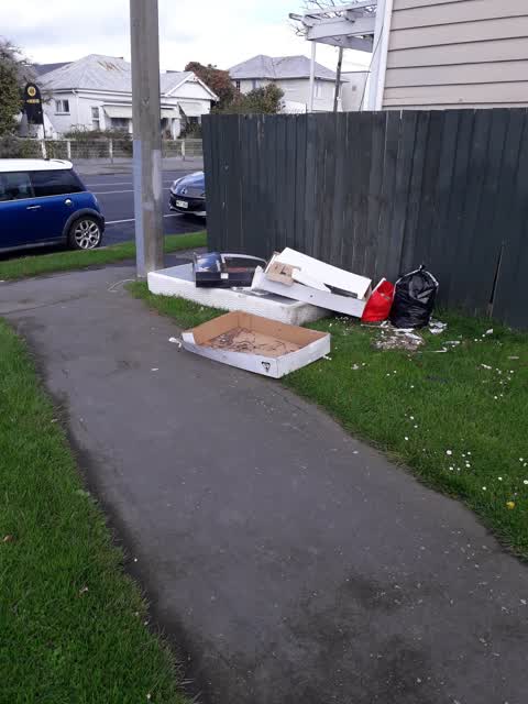 Rubbish/Recycling, a report photo