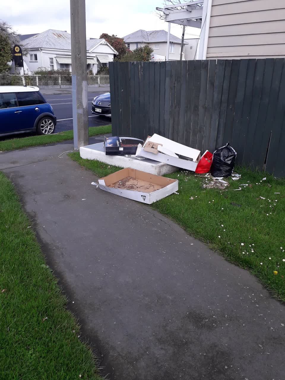 The photograph attached to this rubbish/recycling report