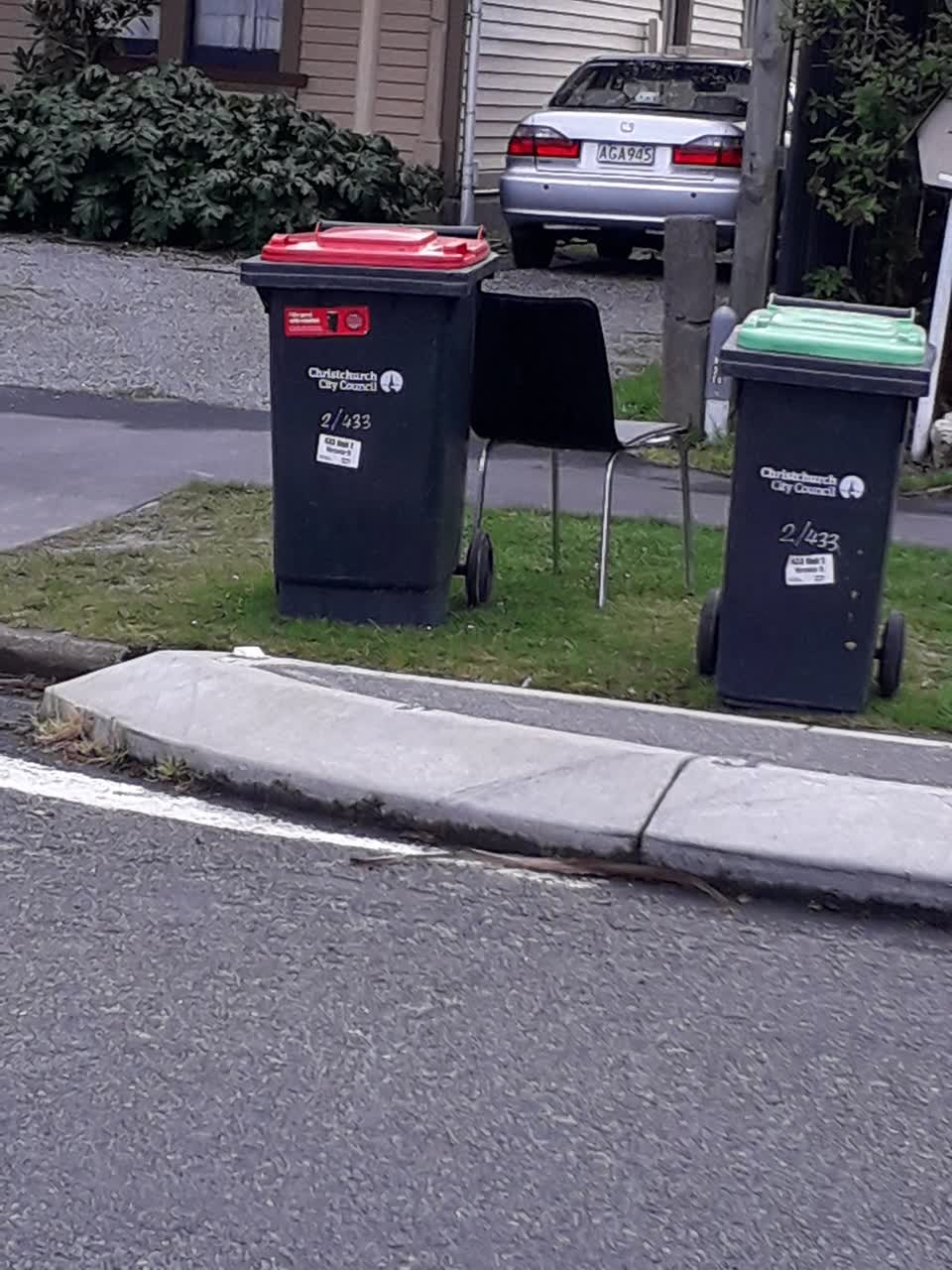 The photograph attached to this rubbish/recycling report