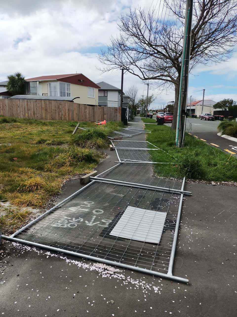 The photograph attached to this roading/streets report