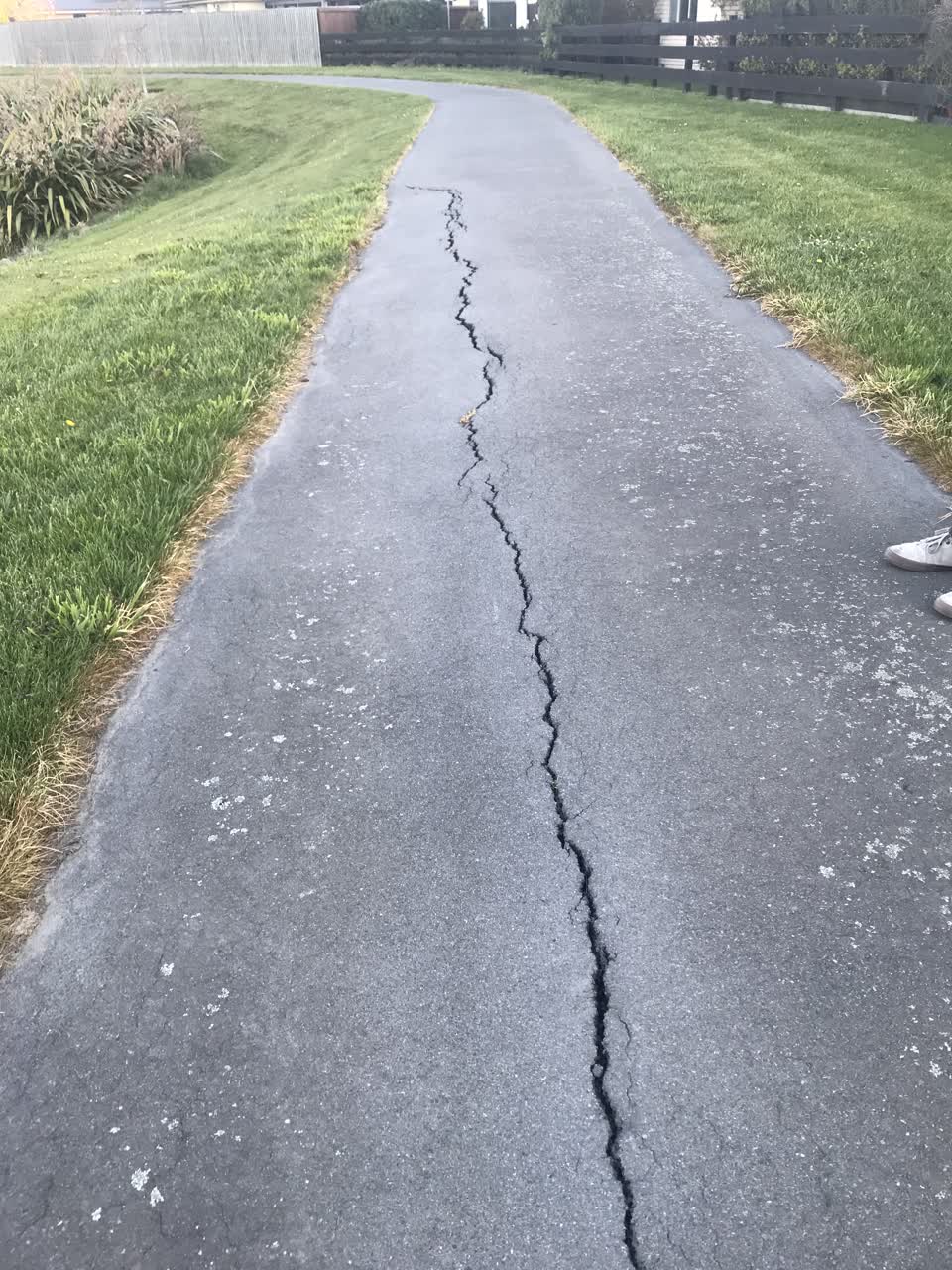 The photograph attached to this roading/streets report