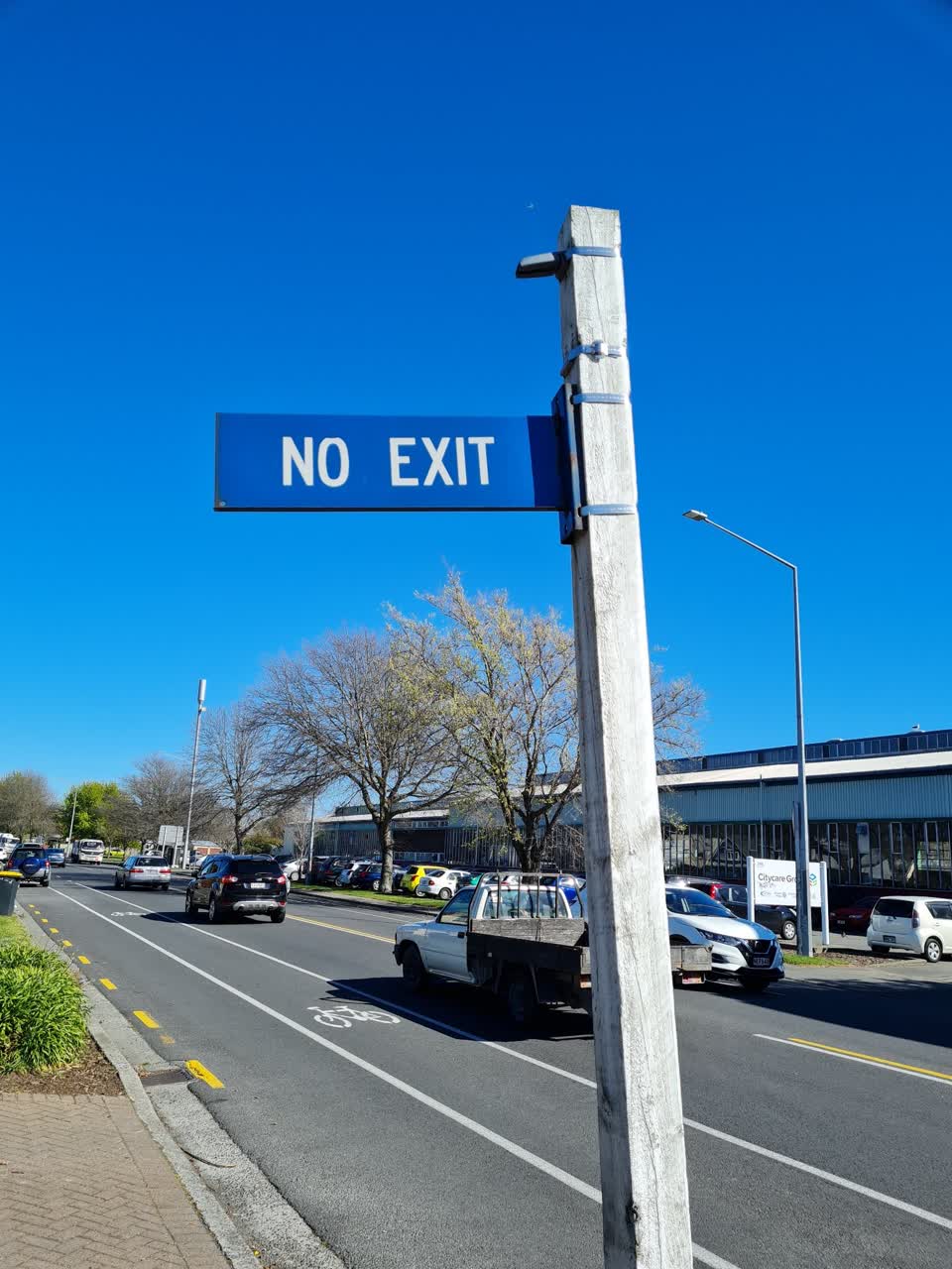 The photograph attached to this roading/streets report