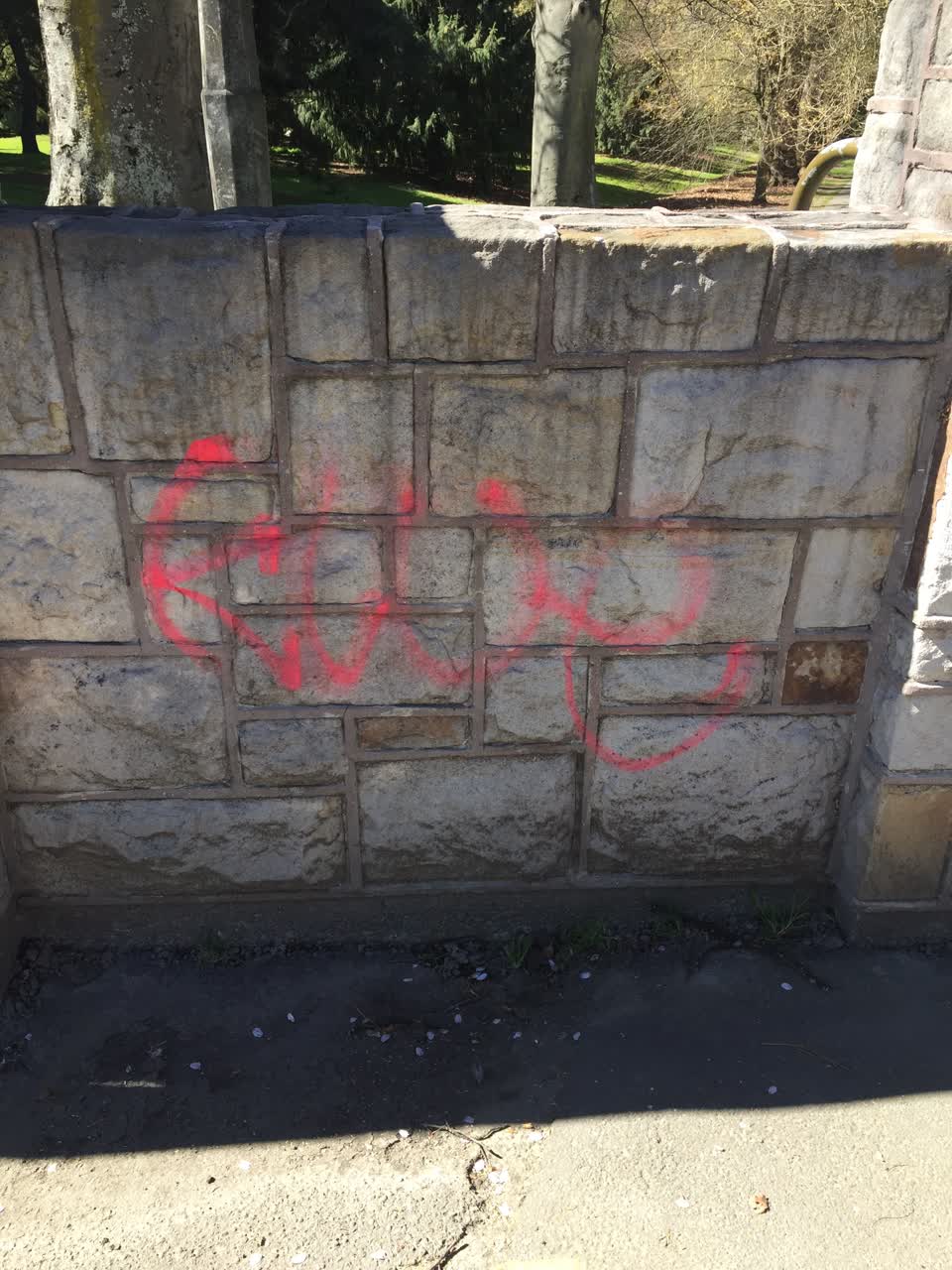 The photograph attached to this graffiti report