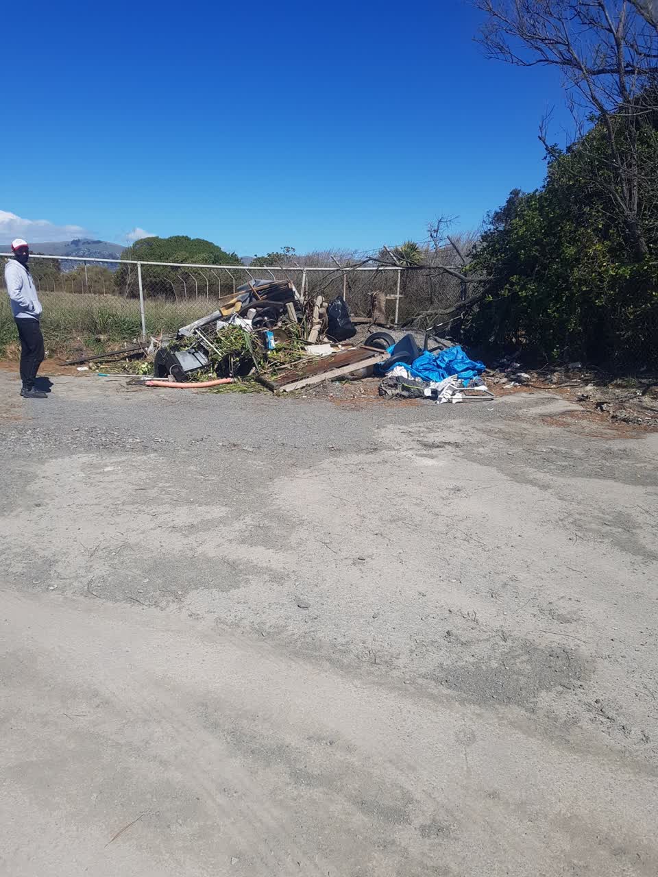 The photograph attached to this rubbish/recycling report