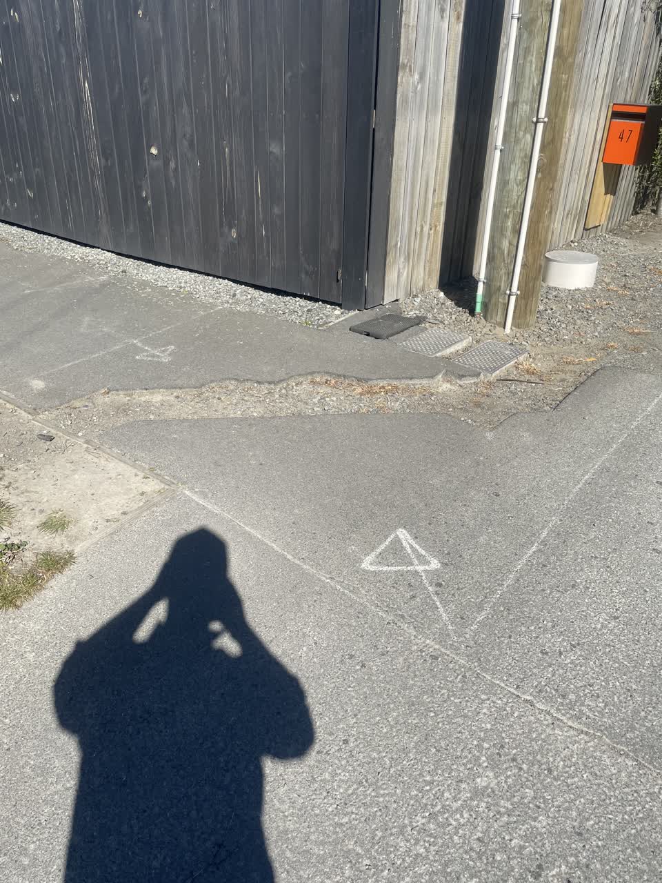 The photograph attached to this roading/streets report