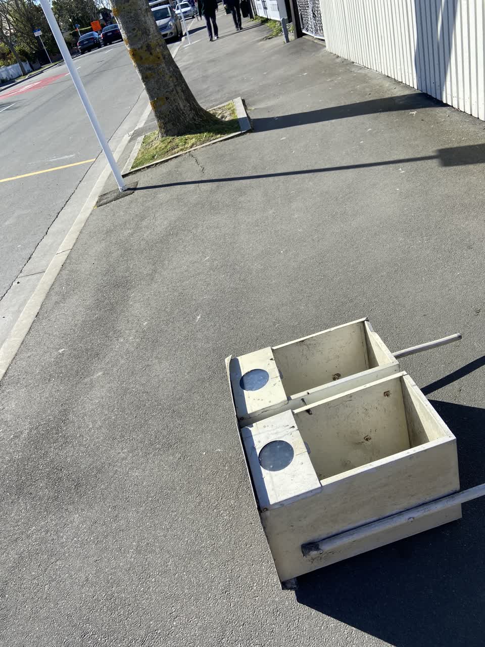 The photograph attached to this rubbish/recycling report
