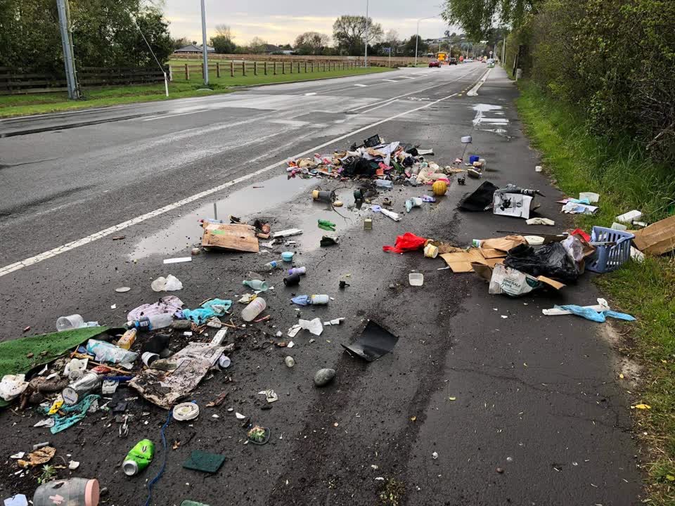 The photograph attached to this rubbish/recycling report