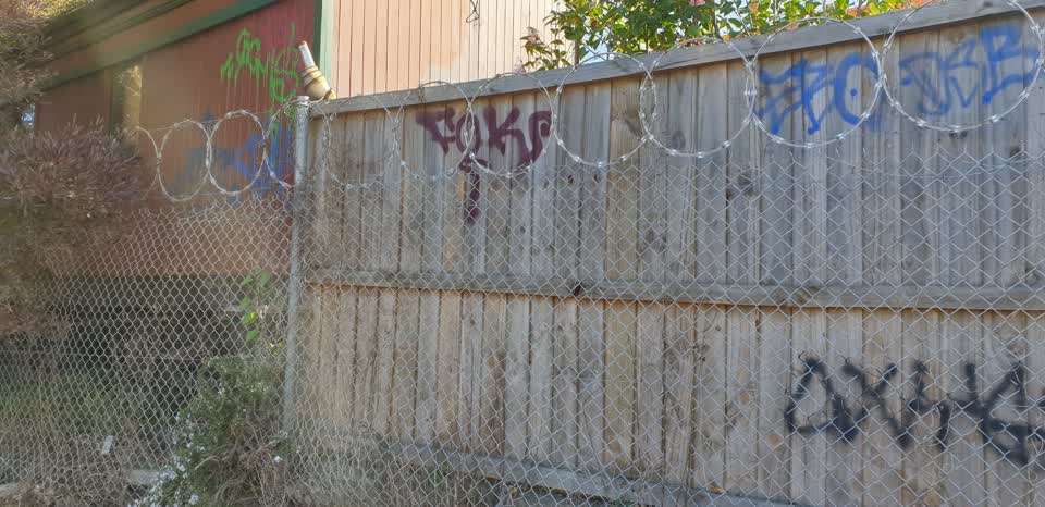 The photograph attached to this graffiti report