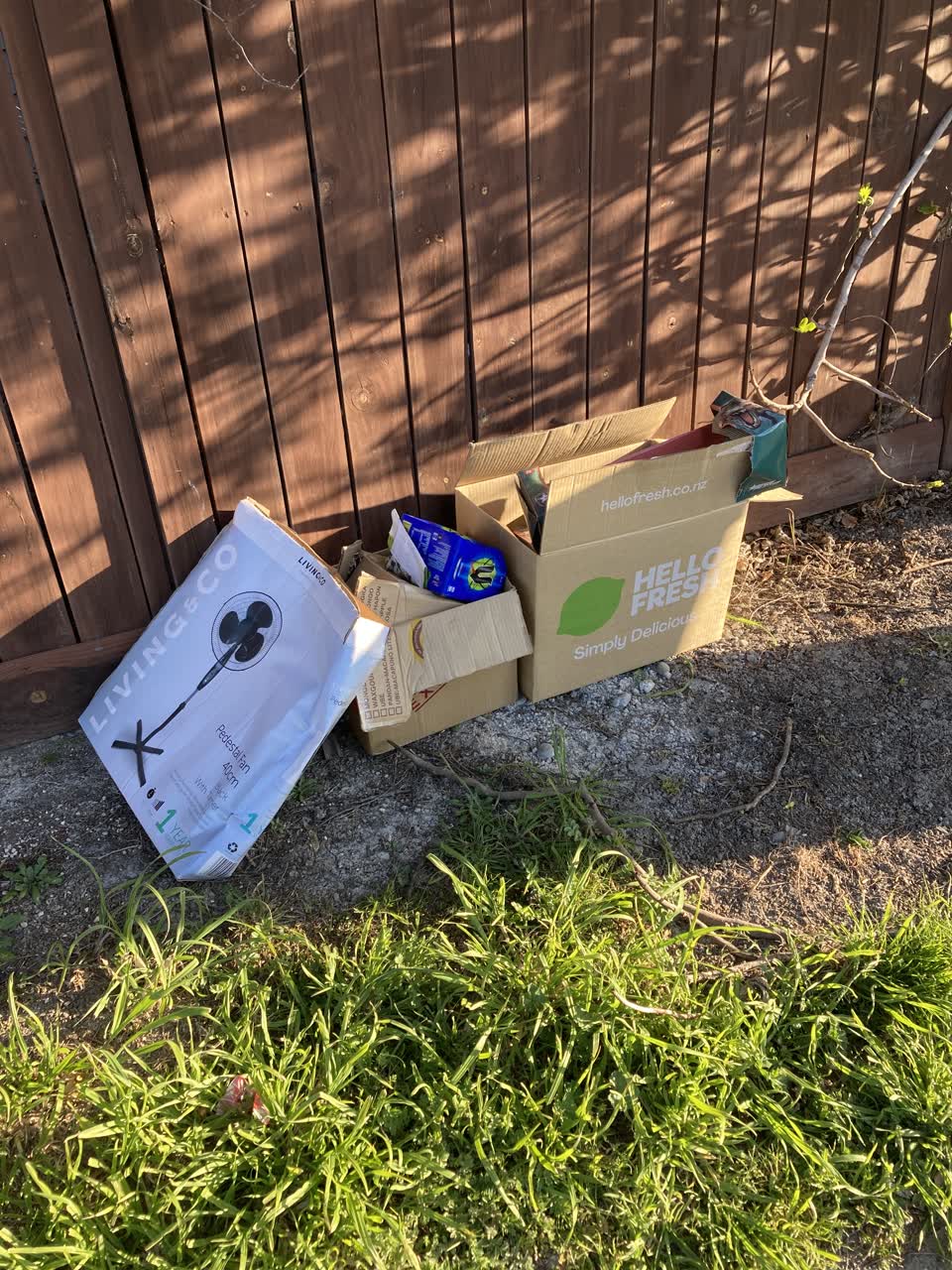 The photograph attached to this rubbish/recycling report