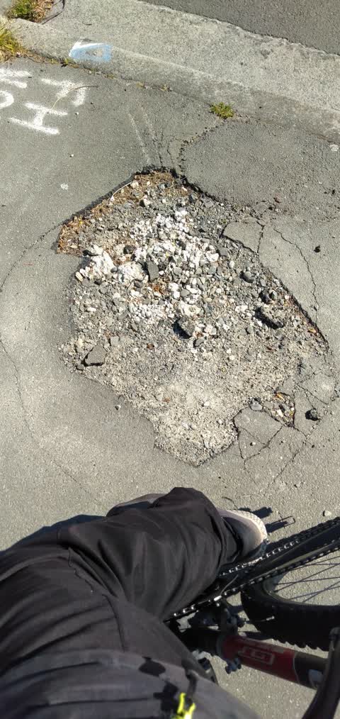 Roading/Streets, a report photo