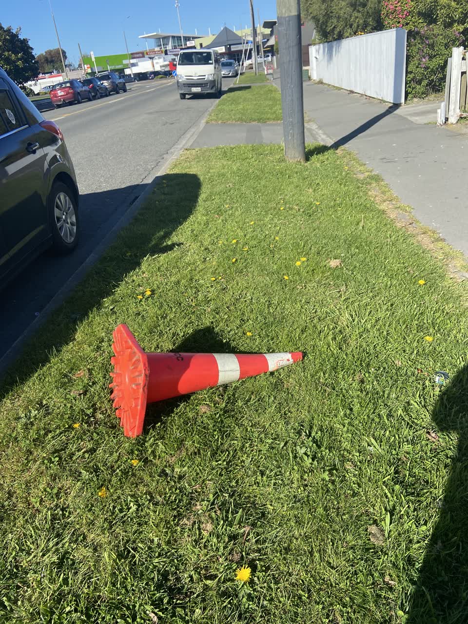 The photograph attached to this rubbish/recycling report