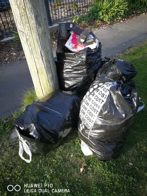 Rubbish/Recycling, a report photo