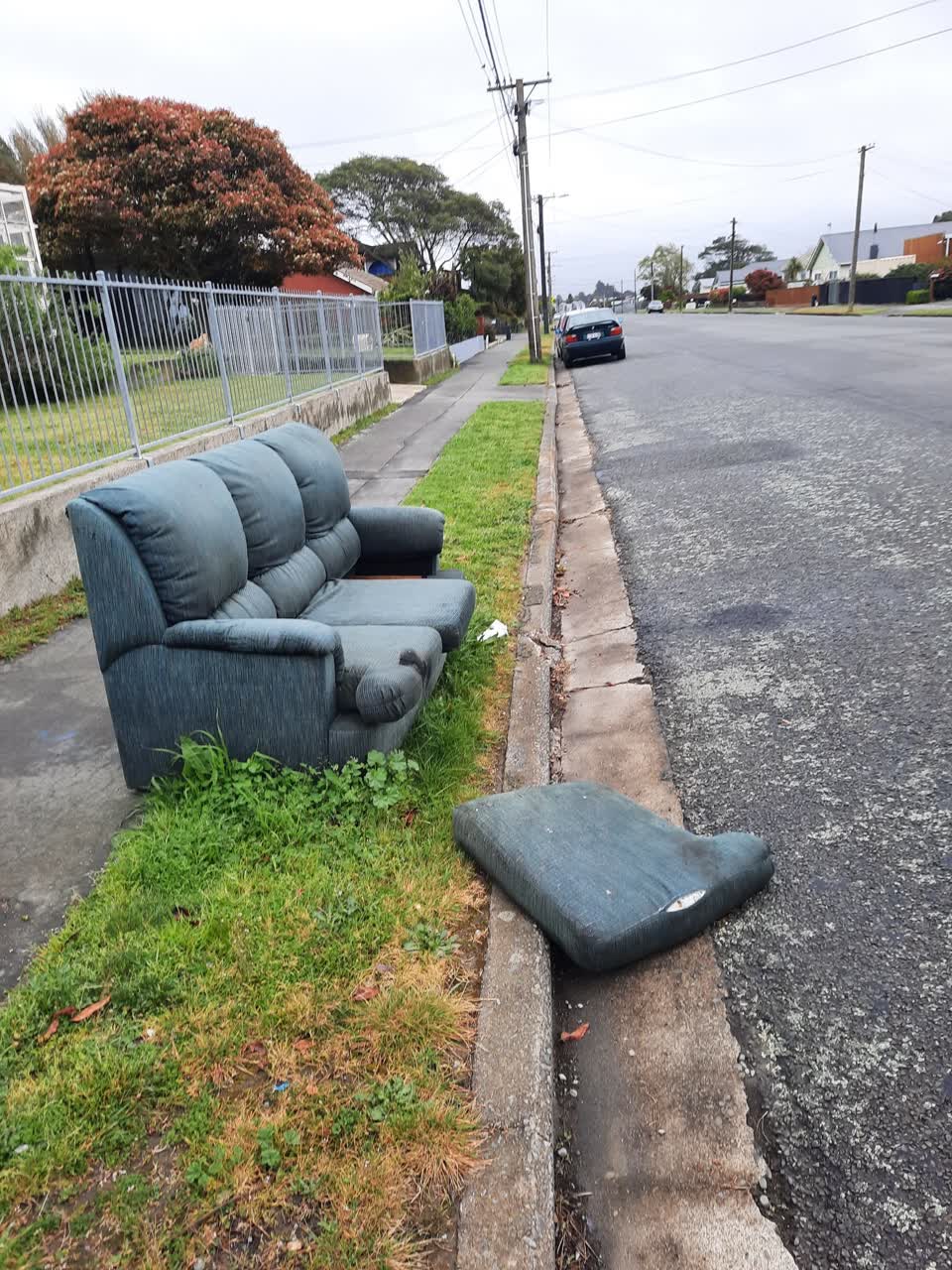 The photograph attached to this rubbish/recycling report