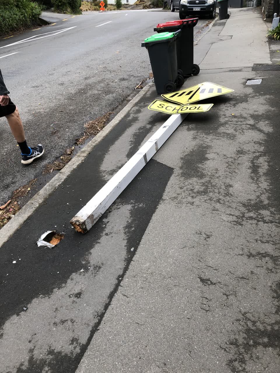 The photograph attached to this roading/streets report