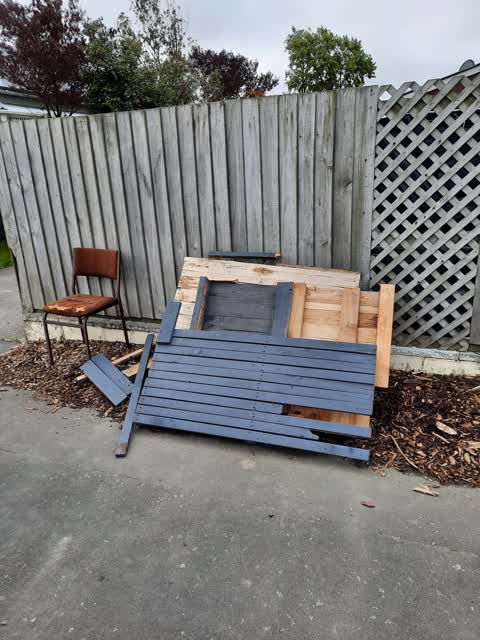 Rubbish/Recycling, a report photo