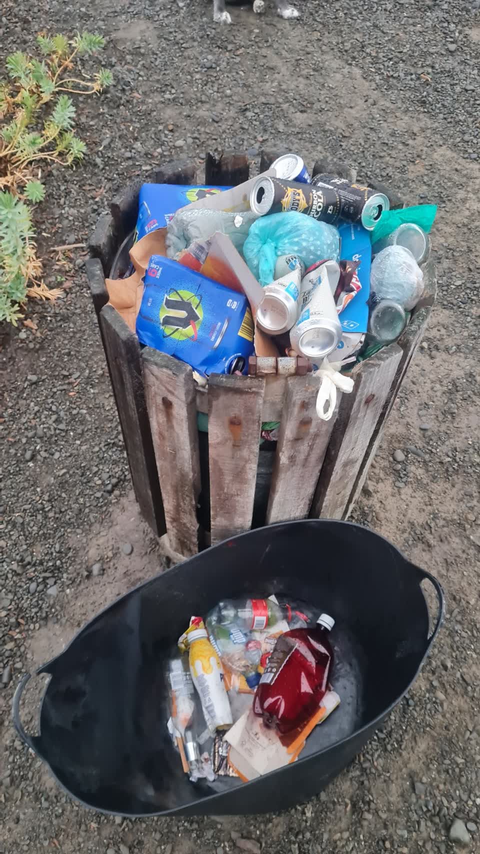 The photograph attached to this rubbish/recycling report