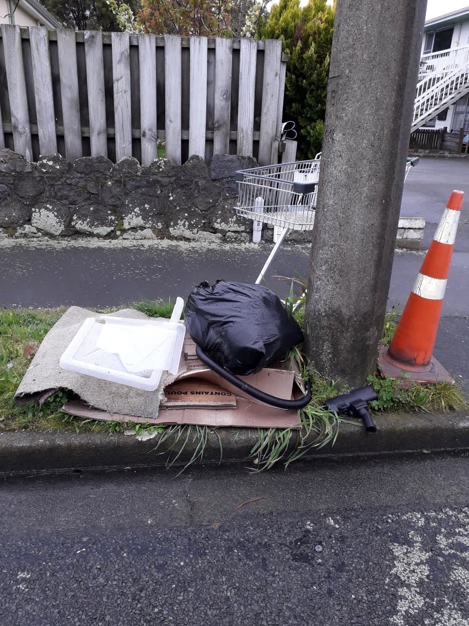The photograph attached to this rubbish/recycling report