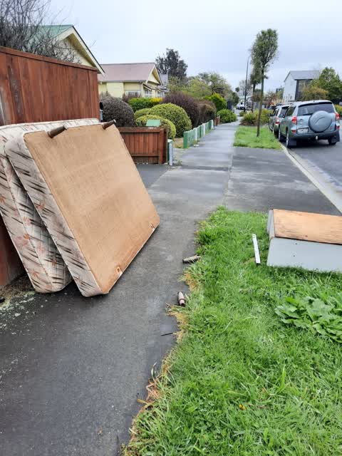 Rubbish/Recycling, a report photo