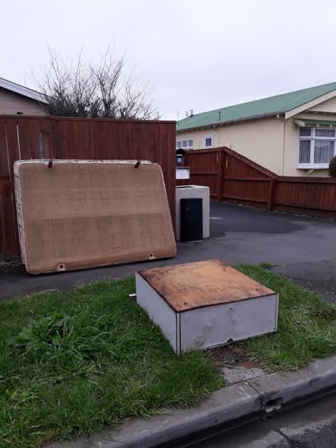 Rubbish/Recycling, a report photo