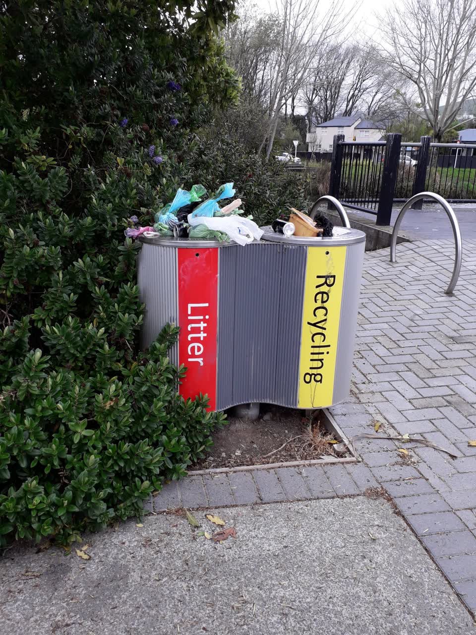 The photograph attached to this rubbish/recycling report