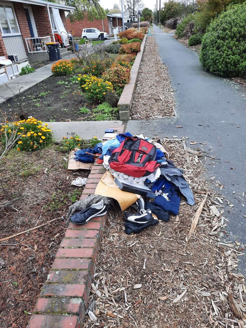 The photograph attached to this rubbish/recycling report