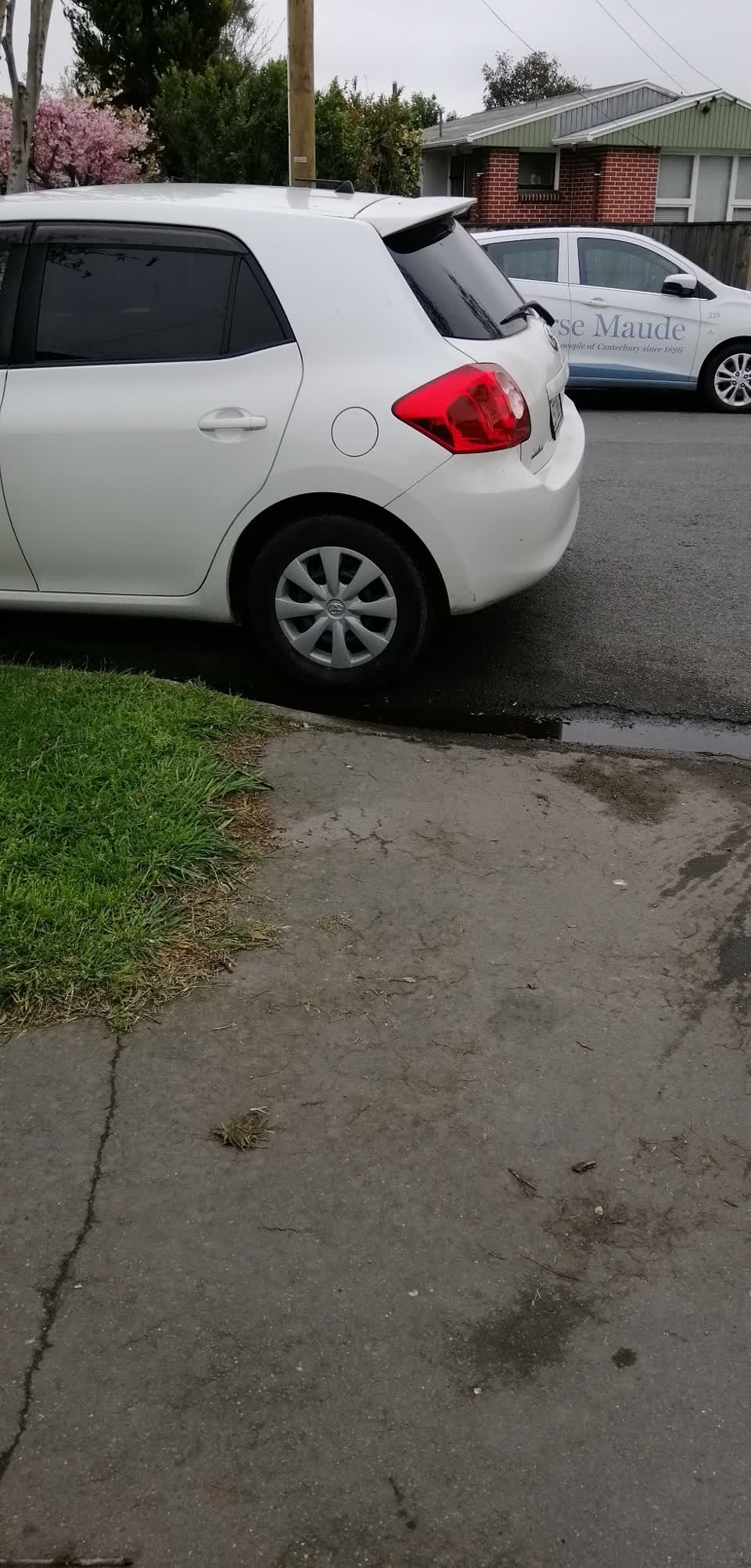 The photograph attached to this roading/streets report