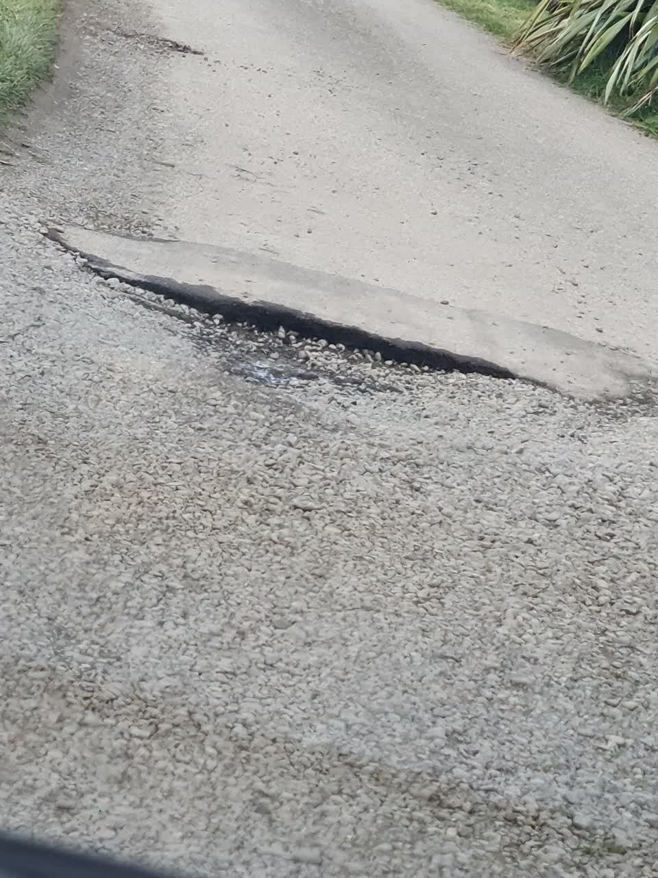 The photograph attached to this roading/streets report