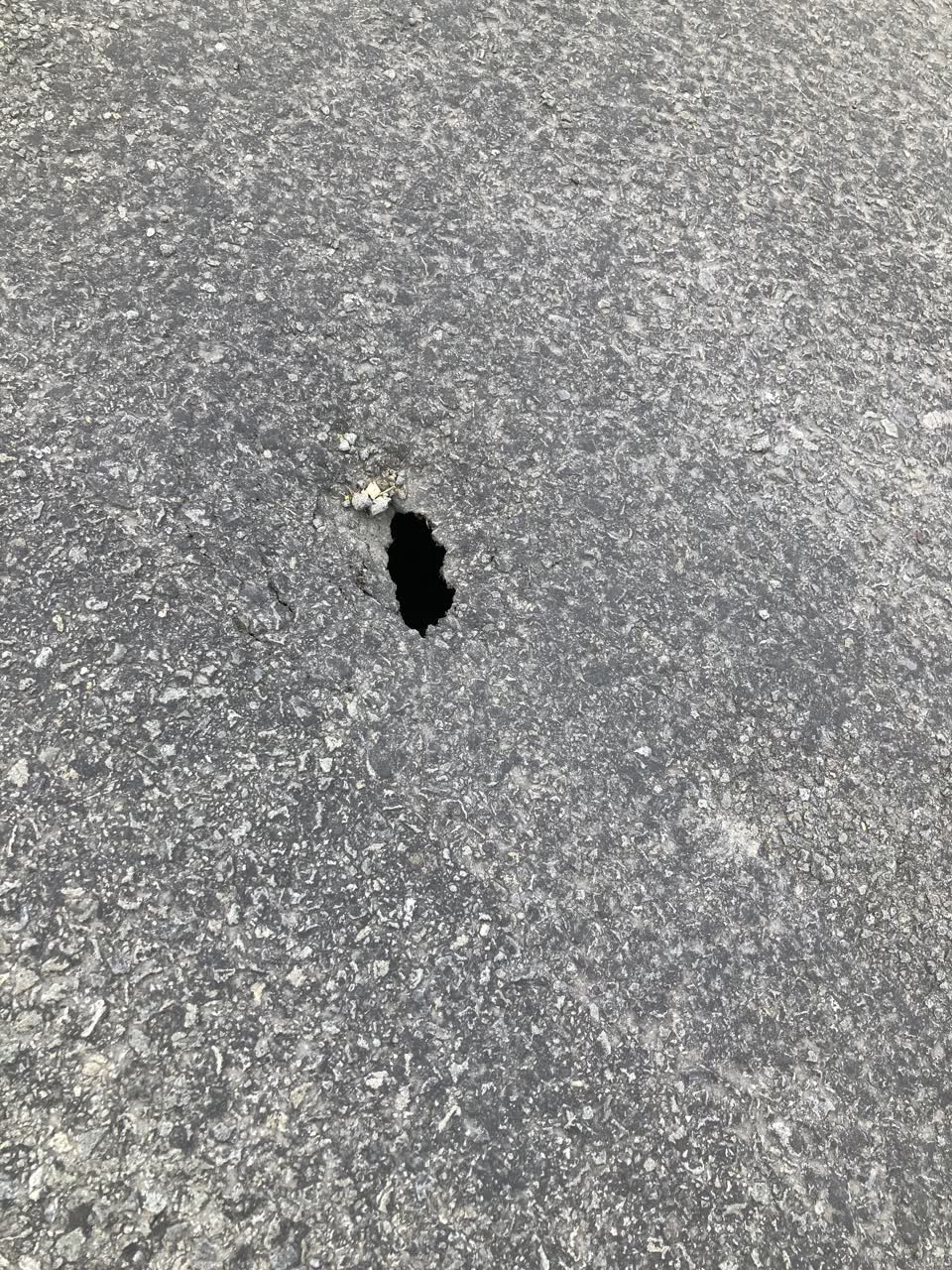 The photograph attached to this roading/streets report